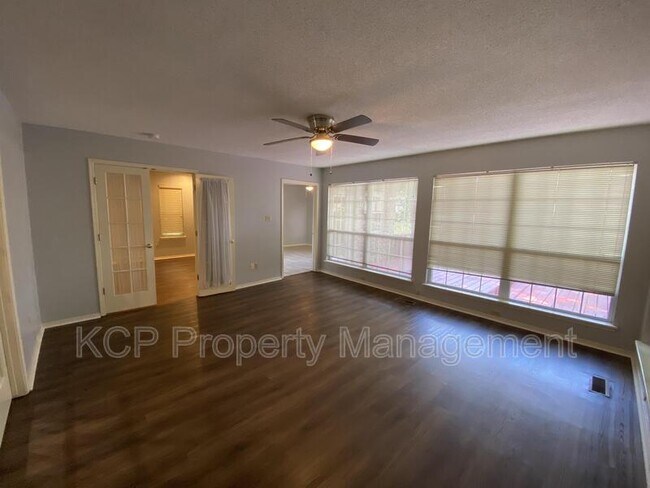Building Photo - 5115 Fern St