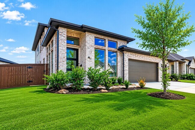 Building Photo - 7438 Denali Dr