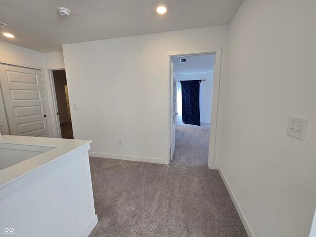 Building Photo - 5128 Summerton St