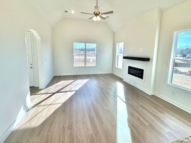 Building Photo - OPEN HOUSE! Now Leasing a Brand New 4BR/2.5 Bath- Oakland, TN