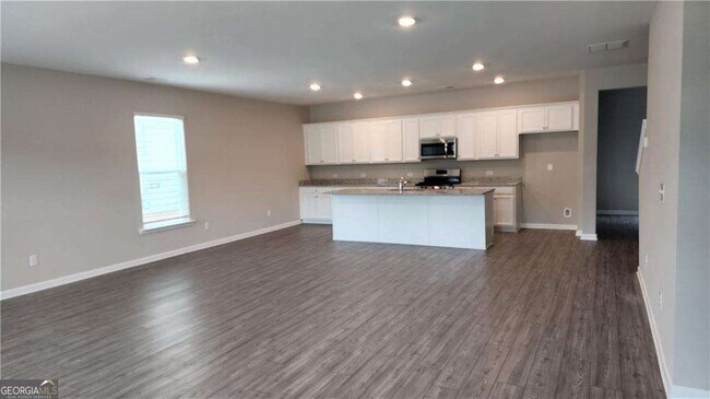 Building Photo - 400 Grey Falcon Ave