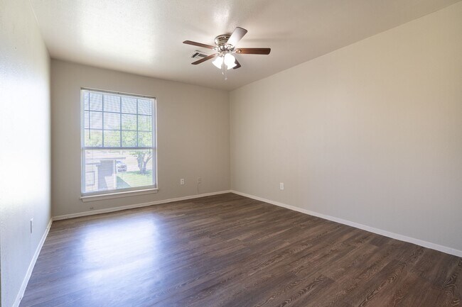 Building Photo - Crestridge Apartments