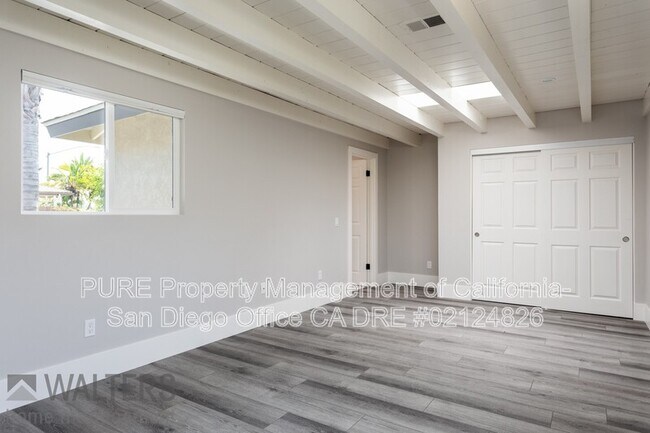 Building Photo - 3772 Governor Dr