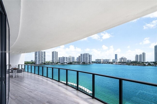 Building Photo - 5500 Island Estates Dr