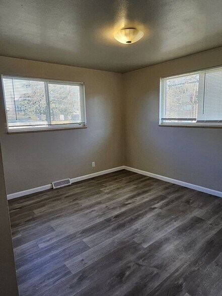 Building Photo - 1371 Xanadu St