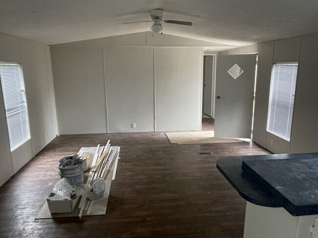 Building Photo - 3000 Poplar St