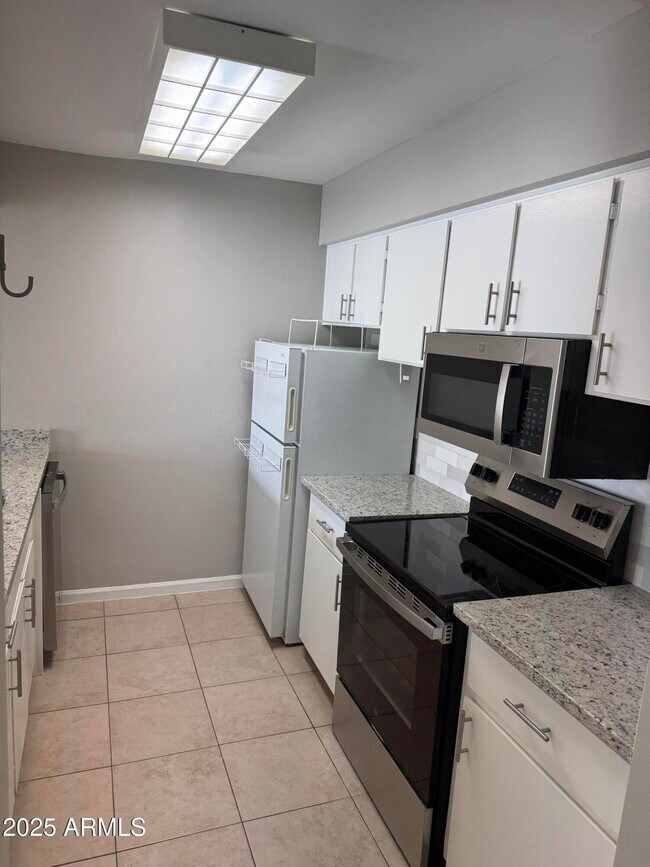 Building Photo - 3313 N 68th St