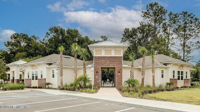 Building Photo - 353 Ponderosa Dr