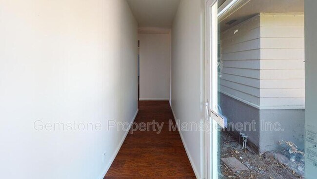 Building Photo - 6203 Mesita Dr