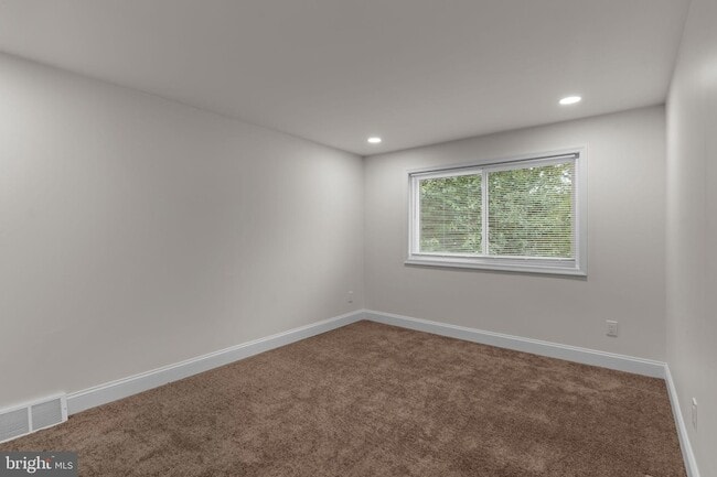 Building Photo - 12400 Medford Rd