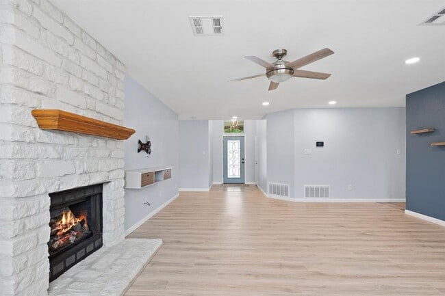 Building Photo - 1408 Deer Ledge Trail