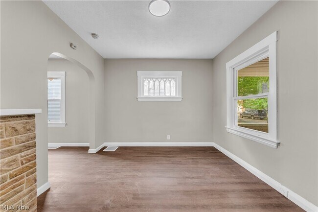 Building Photo - 3153 W 103rd St