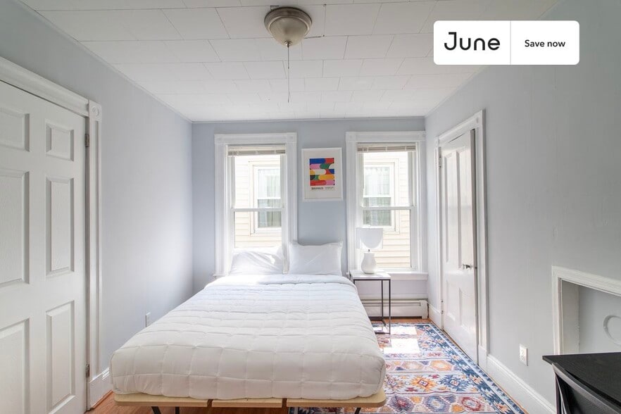 Building Photo - 6 7th St