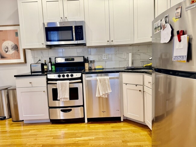 Building Photo - 90 W Cedar St