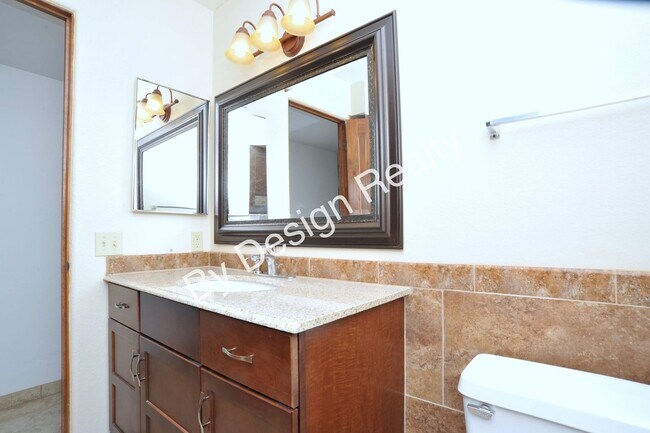 Building Photo - Remodeled Foothills Clusters 3 Bed 2 Bath