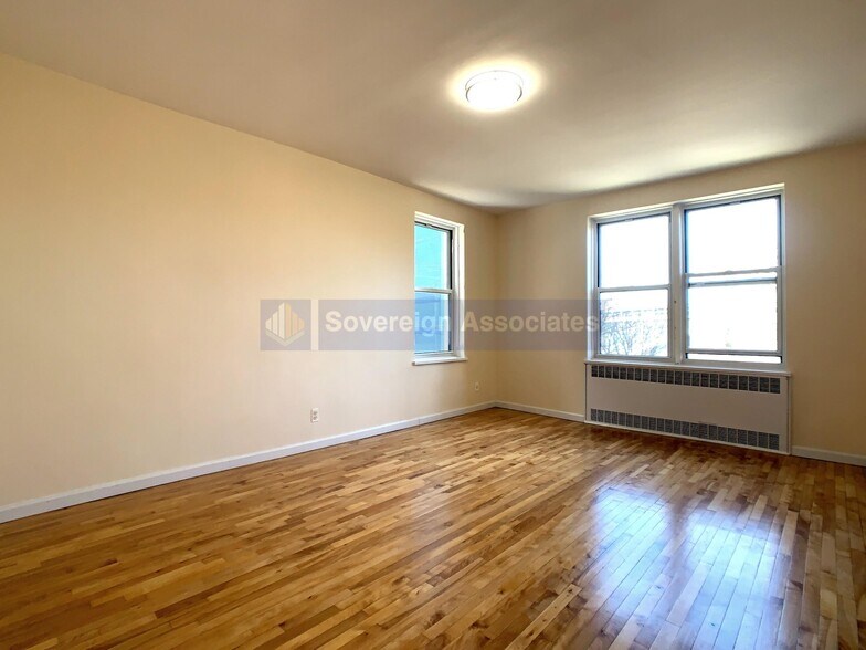 Building Photo - 500 Kappock St