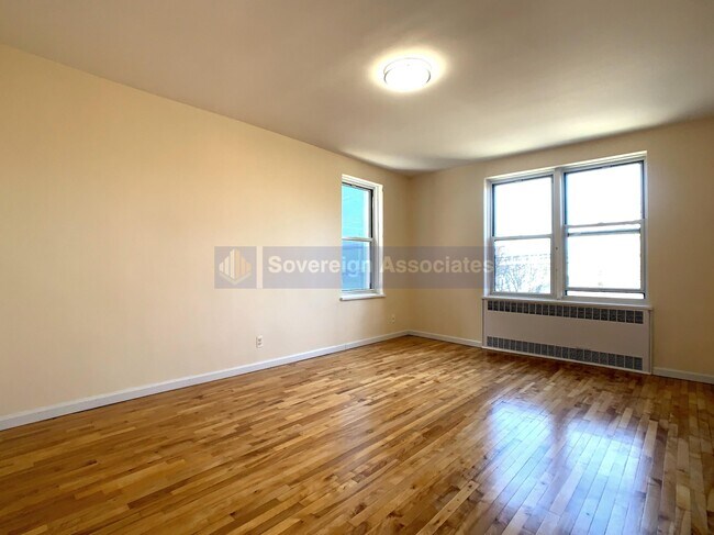 Building Photo - 500 Kappock St