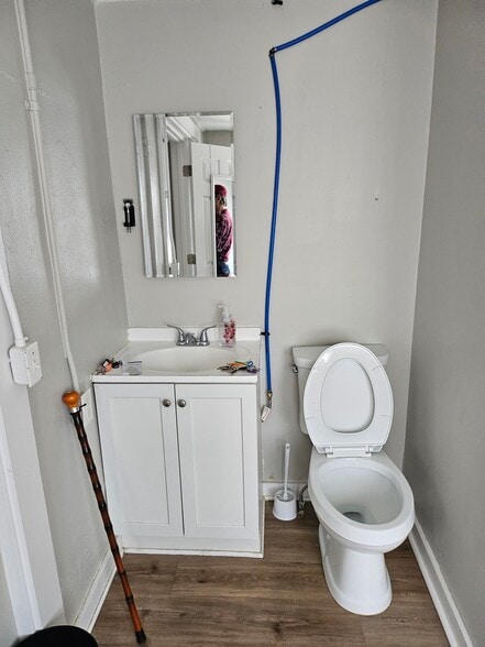Bathroom - 613 Poplar St