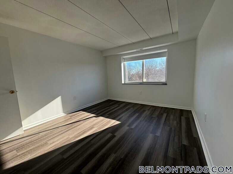 Building Photo - 53 Hill Rd