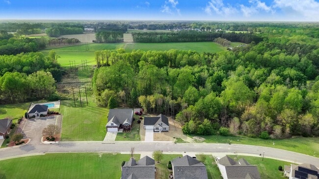 Building Photo - 312 Kingston Cir