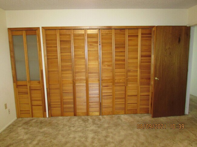 Building Photo - Newly remodeled 5 bedroom/2 bath home