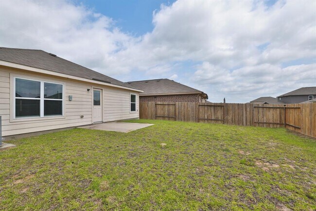 Building Photo - 20914 Solstice Point Dr