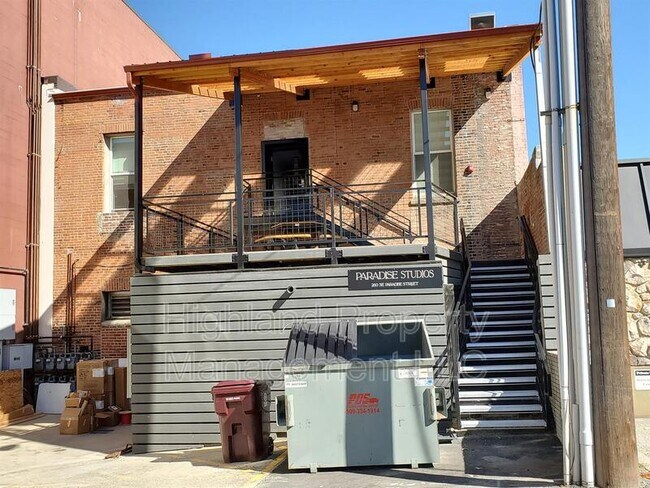 Primary Photo - 260 SE Paradise St