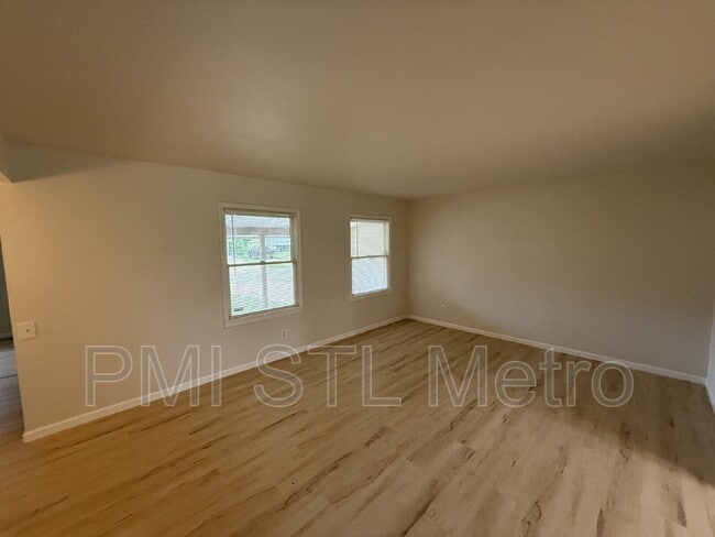 Building Photo - 2512 Dukeland Dr