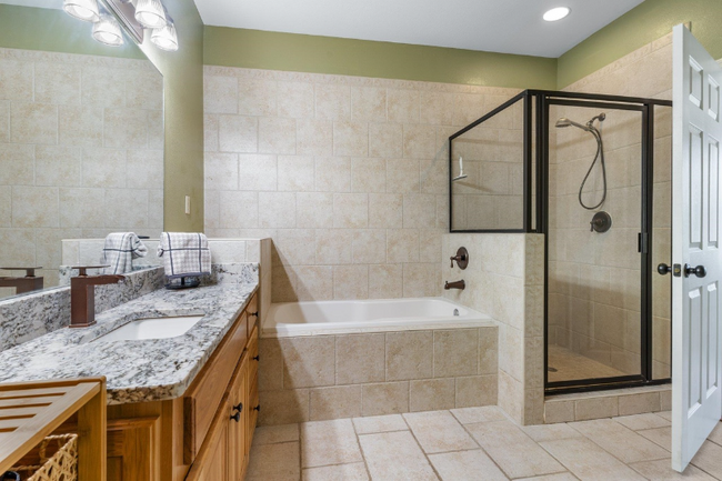 Building Photo - 10715 Sycamore Ridge Ln