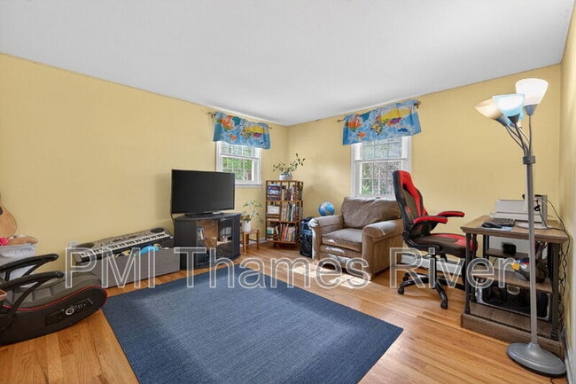 Building Photo - 74 Hurlburt St