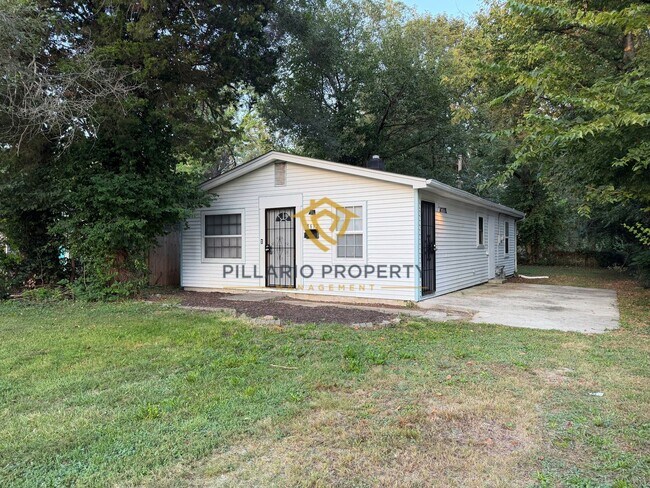 Building Photo - 3612 Caroline Ave