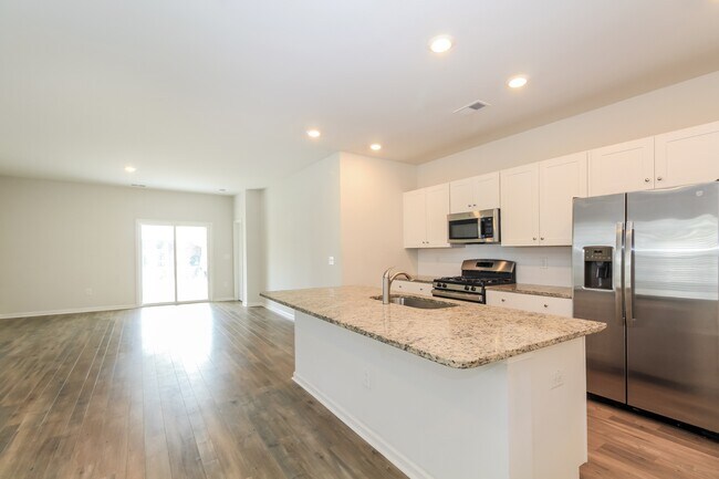 Building Photo - 132 Reindeer Rd S