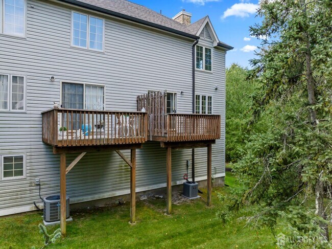 Building Photo - 7 Finch Ct