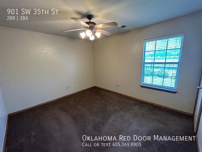 Building Photo - 901 SW 35th St