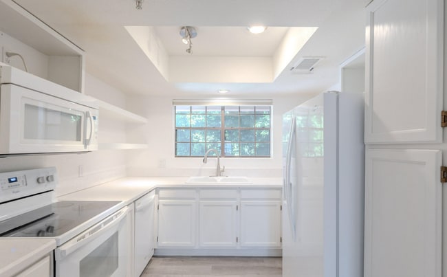 Building Photo - 5950 N 78th St