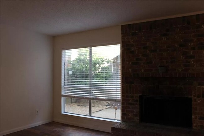 Building Photo - House For Lease in Garland