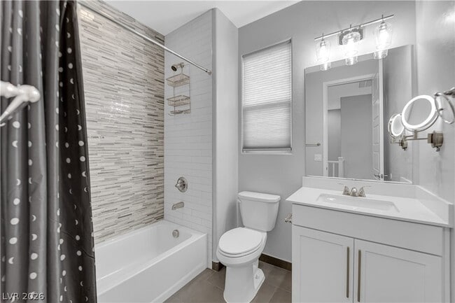 Building Photo - 11665 Redwood Mountain Ave