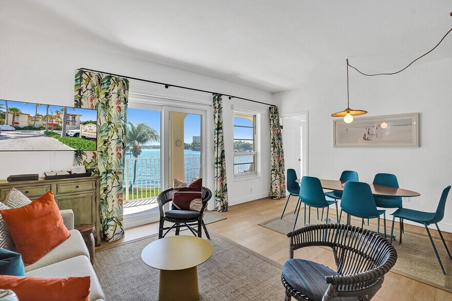 Building Photo - 2908 Bayshore Dr