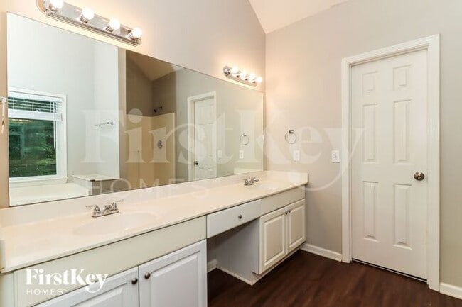 Building Photo - 191 Hunters Creek St