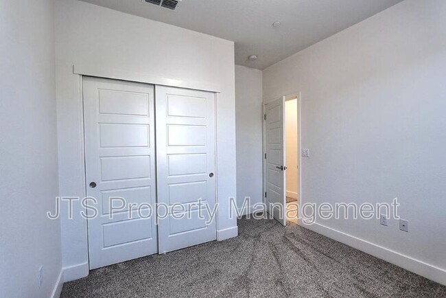 Building Photo - 3513 Birdland Ave
