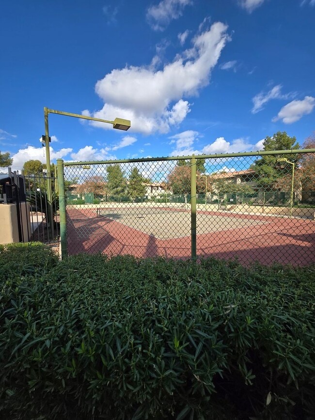 Building Photo - p203