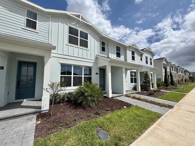 Building Photo - 1887 Pinecliff Dr