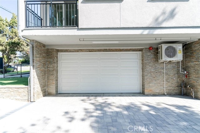 Building Photo - 1961 Waltonia Dr