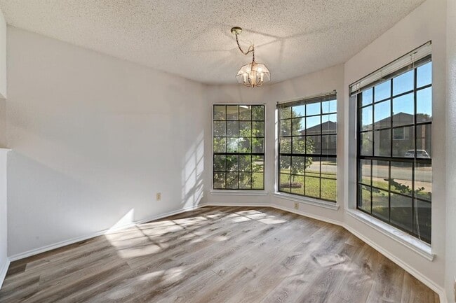 Building Photo - 4608 Castleman Dr