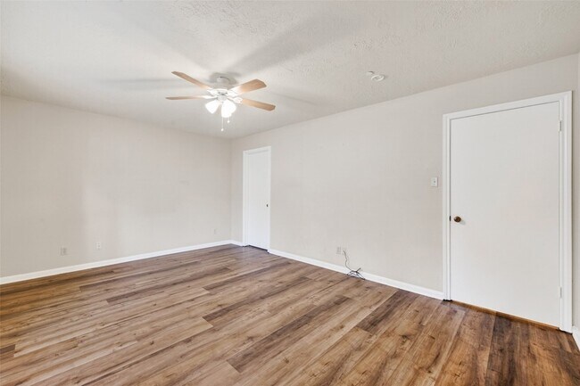 Building Photo - 18111 Shireoak Dr