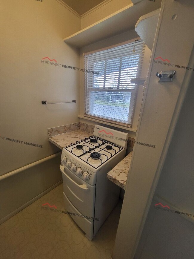 Building Photo - r139d