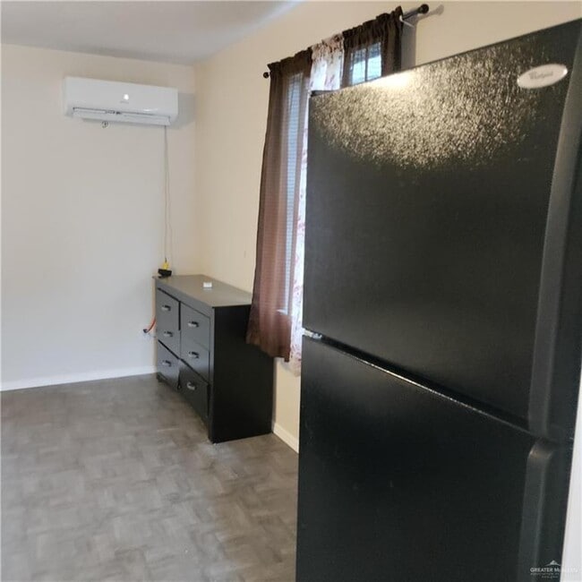 Building Photo - 1012 N Glasscock Rd