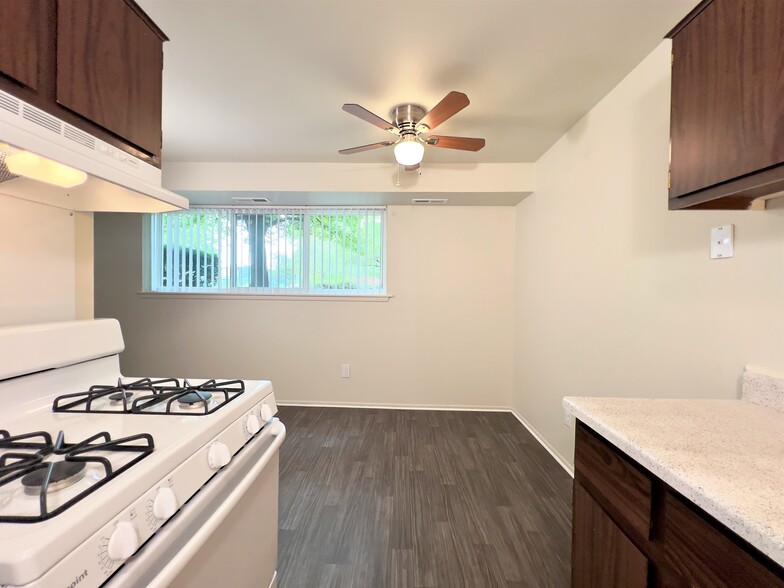 2BR, 1BA - 900 SF (Kitchen) - Park Hill Apartments