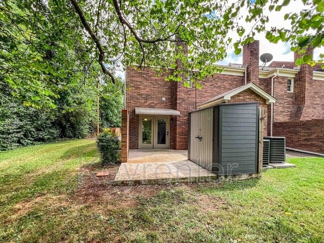 Building Photo - 128 Durwood Rd