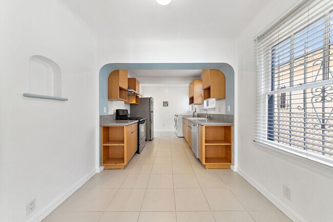 Building Photo - 1858 Westerly Terrace